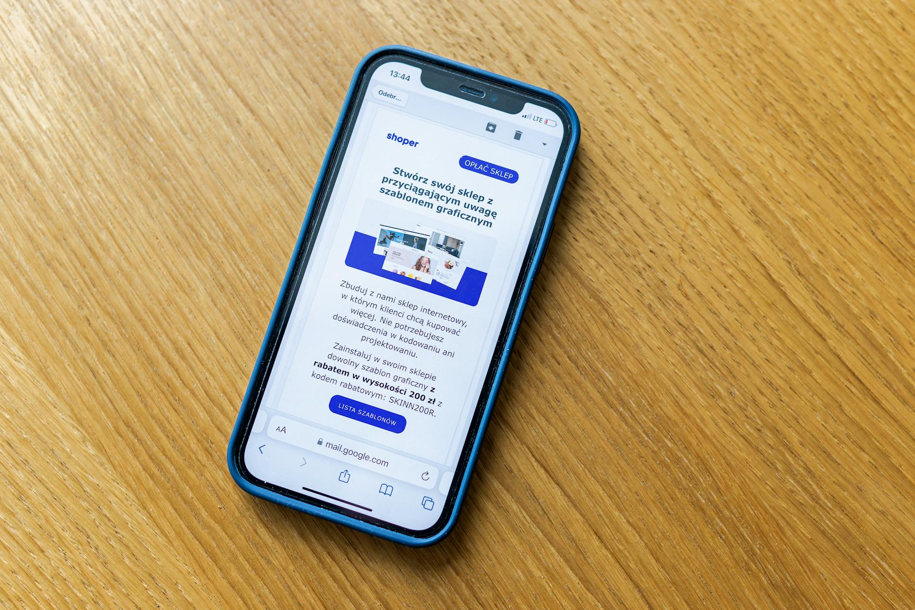 用户在手机端浏览商品页面与五点描述内容