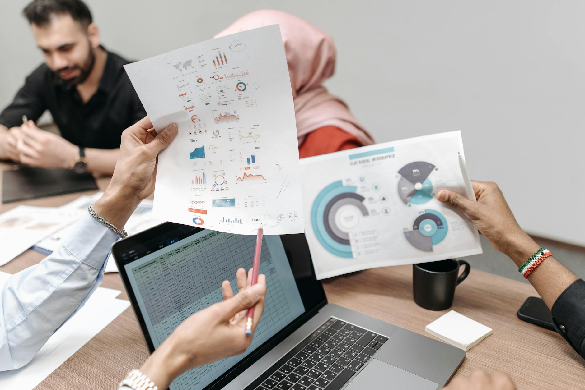 达人筛选表与复盘表模板示意